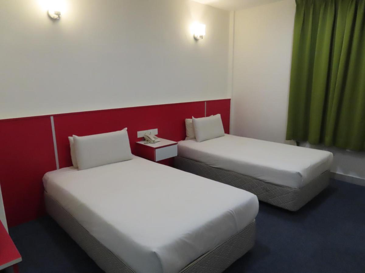Akar Hotel Kampung Baru Куала-Лумпур Экстерьер фото